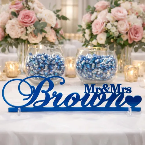 Vista 6 de Letrero personalizado de mesa de boda con corazón con apellido personalizado, centro de mesa de novia independiente acrílico o madera, 13.1 x 5