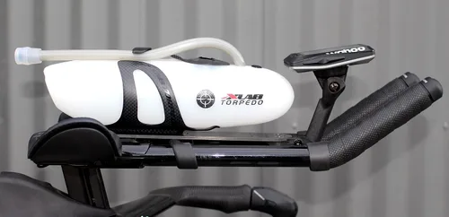 Vista 4 de XLAB Sistema de bebidas Torpedo Versa Slim Aero - Transparente Bicicleta-Botellas de agua