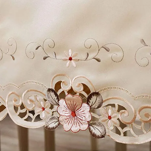 Vista 11 de LeLehome - Mantel de encaje bordado con flores cafés, color crema y beige, diseño clásico y tela que no se arruga para mesa de comedor