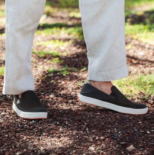 Vista 2 de OLUKAI Lae'ahi - Zapatos sin cordones para hombre, versátiles e informales, para uso diario, malla ligera y transpirable, uso durante todo el día