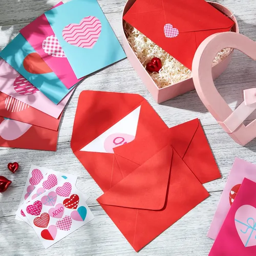 Vista 4 de Outus Surtido de tarjetas de San Valentín en blanco en forma de corazón, tarjetas de notas de amor rojas a granel de 4 x 6 pulgadas, surtido