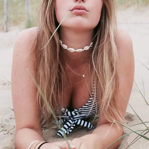 Vista 2 de Collar con colgante de concha hawaiana de cowrie, ajustable, hecho a mano, joyería de playa