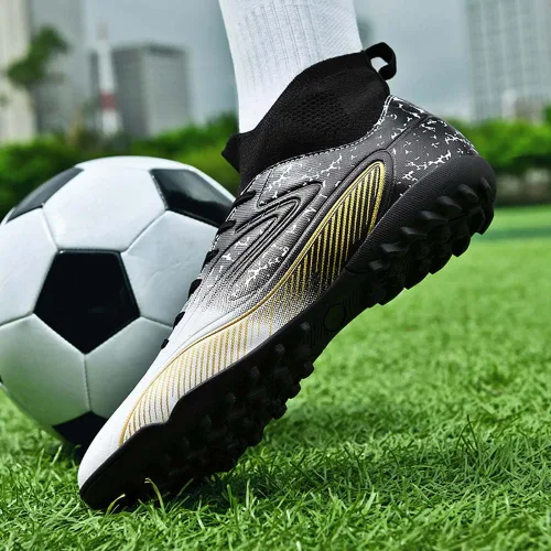 Vista 5 de KAONSUFS Zapatos de fútbol para niños grandes, tacos de fútbol altos, con cordones, antideslizantes, para interiores, fútbol sala