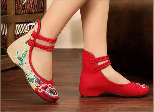 Vista 4 de BININBOX Zapatos de ballet Mary Jane con flores bordadas chinas para mujer