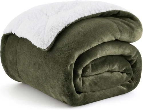 Vista 22 de Bedsure GentleSoft - Manta de forro polar Sherpa para sofá, manta de Navidad gruesa y cálida para invierno, manta de felpa suave y esponjosa como