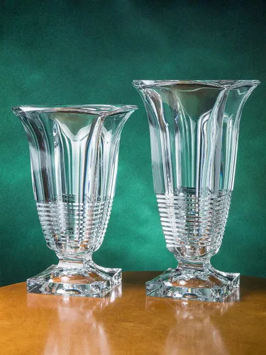 Vista 2 de Jarrón – Cristal cortado – Vidrio hecho a mano – 12.8 pulgadas de altura – Patas – para flores – Rosas – Hecho en Europa – por Barski