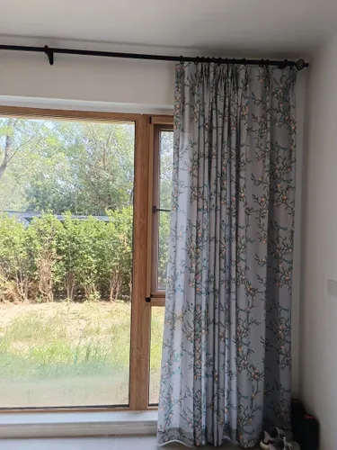 Vista 2 de Cortinas de lino de 45 pulgadas de largo para sala de estar, juego de 1 panel, cortinas de ventana de campo neutras semiopacas florales