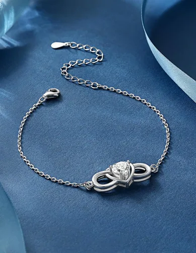Vista 8 de MomentWish Infinity Heart Bracelet for Women, Moissanite Bracelet Gifts for Her, D Color VVS1 Simulated Diamond 925 Sterling Silver Infinity