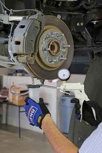 Vista 7 de Kit de ajuste y purga de frenos automotriz Mityvac MV8000, bomba de mano Selectline (MV8010), liberación de vacío de un dedo, diseño ergonómico