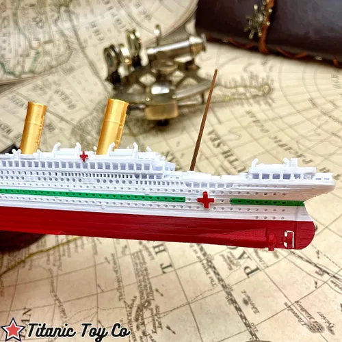 Vista 8 de TitanicToyCo HMHS Britannic Modelo de barco 1 pie de largo totalmente montado, modelo de barcos, juguetes británicos para niños, modelo de crucero