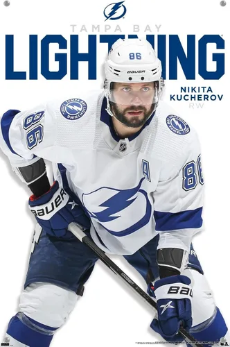 Vista 4 de Trends International NHL Tampa Bay Lightning - Póster de pared de la serie 23 de Nikita Kucherov, 14.72 x 22.37 pulgadas, paquete de póster premium