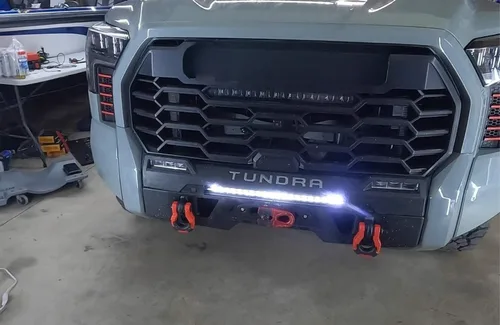 Vista 8 de iJDMTOY Barra de luz LED de 20 pulgadas para montaje en rejilla inferior compatible con Toyota Tundra 2022 en adelante, incluye barra de luz LED
