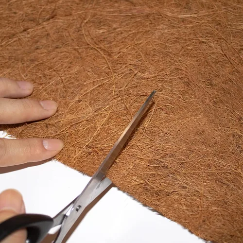 Vista 4 de MIOHNAN Forro de fibra de coco natural en rollo, almohadilla de fibra de coco, tapete de cáscara de coco para macetas y cestas, poste de musgo DIY