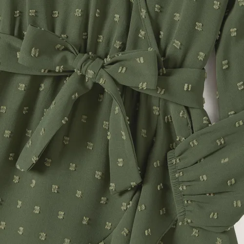 Vista 4 de PATPAT Conjuntos familiares a juego para mamá y yo, vestido floral a juego de manga larga con bloques de color, conjunto de sudadera con cinturón