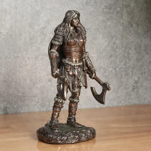 Vista 3 de Veronese Design 6 1/8 Final de bronce fundido en frío de la escultura femenina de la resina de Berserker de las hachas gemelas de Viking
