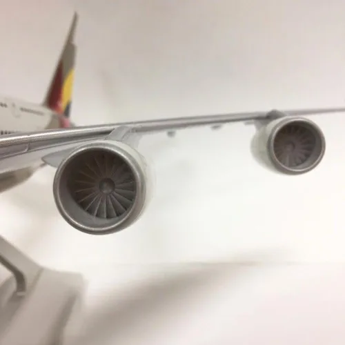 Vista 5 de ZEZEFUFU Simulación 1:400 Asiana Airlines A380 Avión Metal Avión Modelo para Colección Regalo Aviación Ciencia Exposición