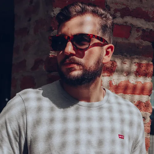 Vista 115 de Suministros para regalos de fiesta de colores neón Paquete de 8 gafas de sol unisex