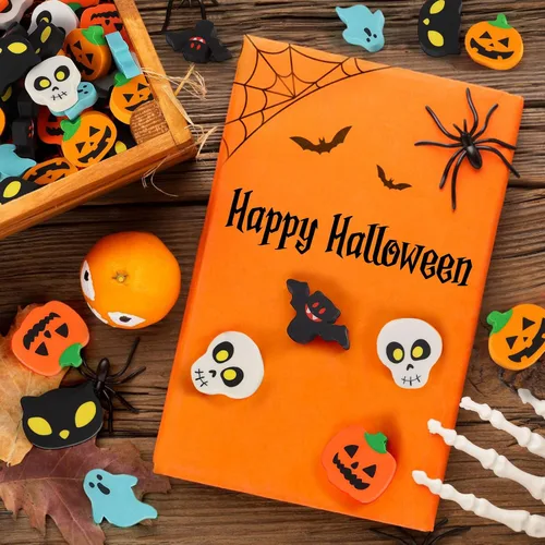 Vista 7 de AIQINHU Borradores de Halloween para niños a granel, 50 piezas grandes de Halloween, calabaza, fantasma, cráneo, murciélago, borradores para truco