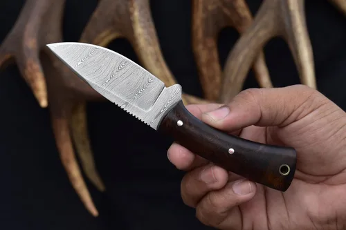 Vista 4 de Knives Ranch Cuchillo EDC de hoja fija con funda de transporte horizontal, hoja de damasco, esencial de vaquero con funda de cuero, mango