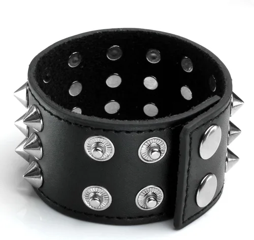 Vista 2 de Eigso Juego de pulseras de cuero punk para hombres y mujeres, estilo retro de los años 80, estilo motociclista, remaches, remaches, para hombre