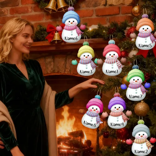 Vista 6 de Adornos de Navidad personalizados de muñeco de nieve con nombre, adornos de Navidad familiares personalizados para colgar en la puerta del árbol