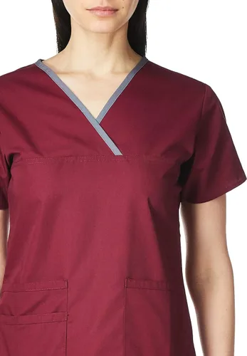 Vista 3 de WonderWink Charlie Uniformes médicos de 5 bolsillos, con cuello en Y para mujer