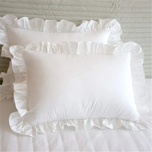 Vista 2 de Paquete de 2 fundas de almohada blancas con volantes de borde tamaño estándar con cierre de sobre (20 x 26 pulgadas)