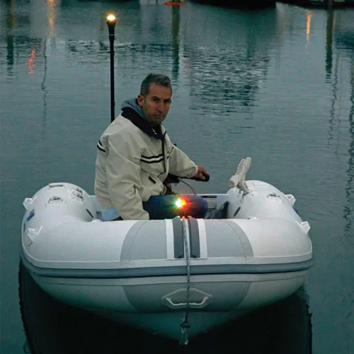 Vista 2 de RAILBLAZA Kit de luces de navegación marina para kayaks y barcos, funciona con pilas, cumple con los estándares USCG