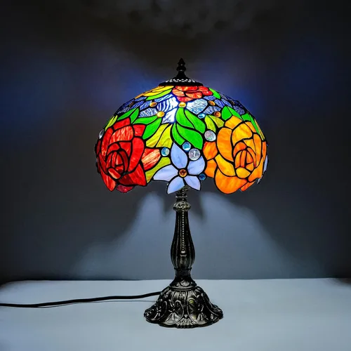 Vista 4 de Tiffany Style Stained Glass Table Lamp, Floral Pattern Desk Light with Antique Bronze Resin Base, Red Roses Decorative Lighting for Bedroom, Living