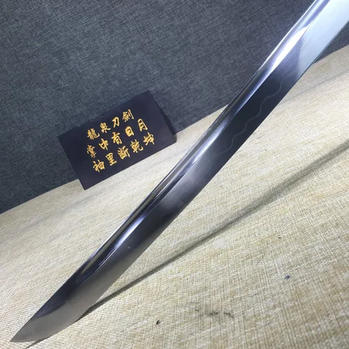 Vista 4 de Katana corta hecha a mano japonesa Wakizashi Samurai Espada T10 Acero Arcilla Templada Hoja