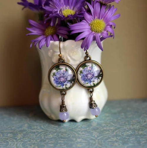 Vista 7 de Purple Aster Glass Cabochon Earrings