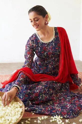Vista 5 de Janasya Kurta con estampado floral digital Georgette azul oscuro para mujer con Palazzo y Dupatta