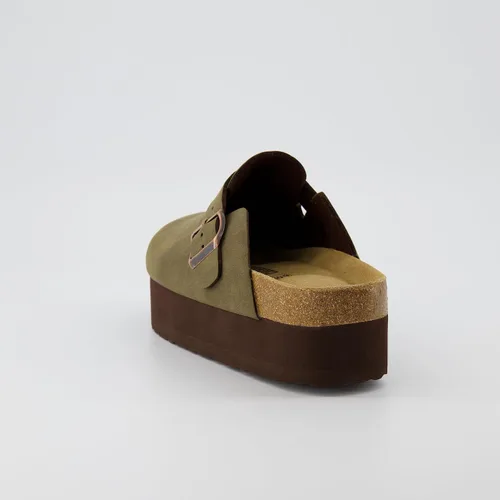 Vista 5 de CUSHIONAIRE Women's Loom Cork Footbed Platform Clog with +Comfort, Wide Widths Available