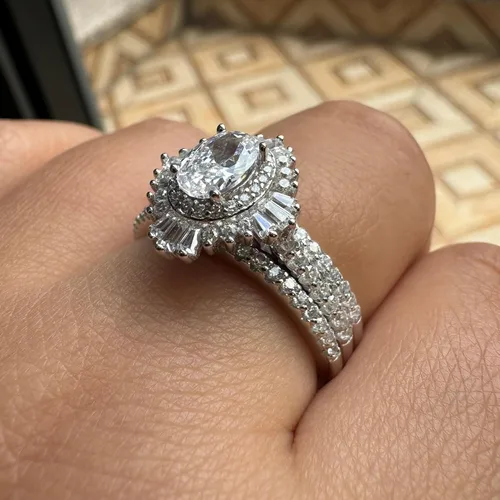 Vista 5 de Newshe Jewellery Anillos de compromiso vintage para mujer AAAAA CZ anillo de boda realzador nupcial conjunto de 3.5 quilates plata de ley 925 halo