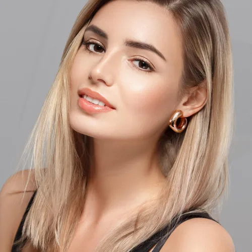 Vista 3 de Aretes de aro gruesos chapados en oro de 14 quilates, ligeros y gruesos para mujer, Acero inoxidable, No es una piedra preciosa