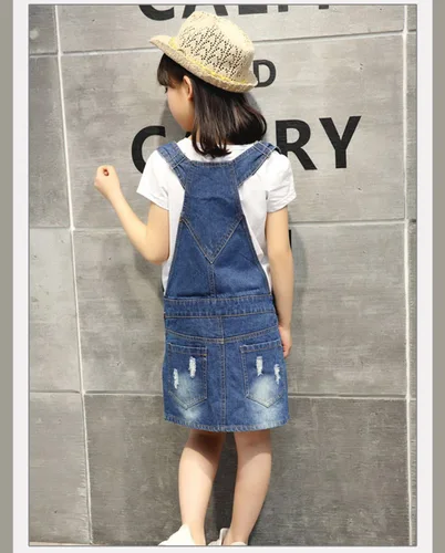 Vista 2 de KIDSCOOL SPACE Vestido de mezclilla para niñas pequeñas, suéteres de mezclilla ajustables rasgados
