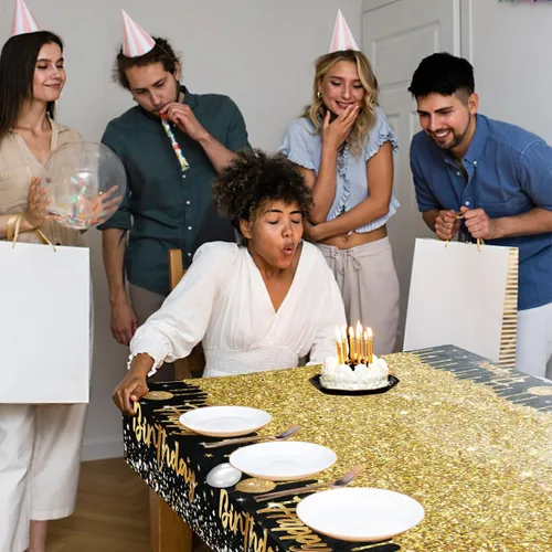 Vista 4 de Paquete de 3 Manteles de Feliz Cumpleaños Manteles Negros y Dorados Cubierta de Mesa de Plástico Mantel Rectangular de Cumpleaños para Mujeres