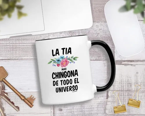 Vista 3 de Casitika Regalos para Tia. Taza de café La Tia Mas Chingona De Todo El Universo de 11 onzas. Taza de tía española. Regalos para cumpleaños.