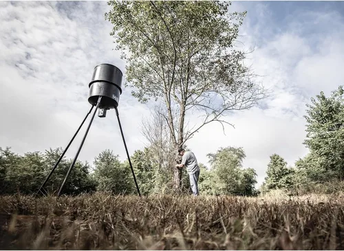 Vista 6 de Wildgame Innovations Set rápido 270. Durable tripod Corn/Pellet hunting feeder, digital timer, 1-4 available feed times & 30-feet radius