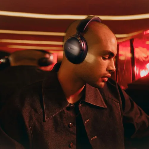 Vista 3 de Bose Auriculares Bluetooth QuietComfort Ultra de 2ª generación, auriculares inalámbricos con audio espacial, cancelación de ruido sobre la oreja