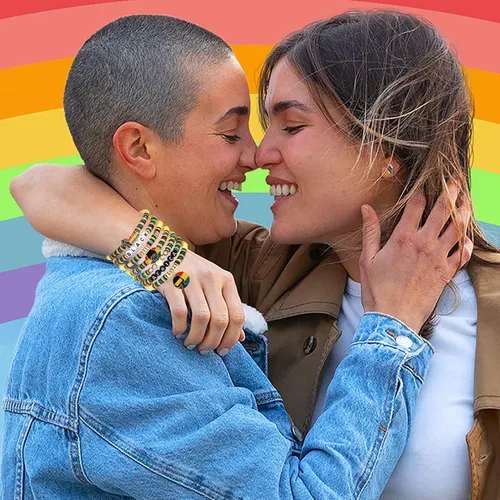 Vista 8 de Juego de pulseras de playa para mujer Pulseras de amistad con arco iris apilables, pulseras de arcilla Heishi, pulseras elásticas hechas a mano