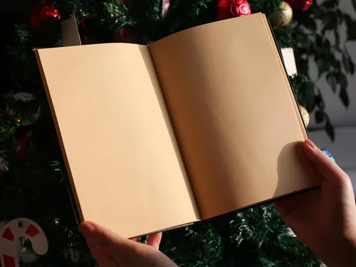 Vista 7 de Diario sin forro – Regalo de Papá Noel de Navidad y regalo 3D en relieve de tapa dura, cuaderno de bocetos A5 en blanco, 8.4 x 5.7 pulgadas