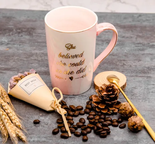 Vista 2 de Taza de café con texto en inglés "She Believed She Could So She Did", regalos de graduación de felicitaciones para mujeres, niñas, hijas, enfermería