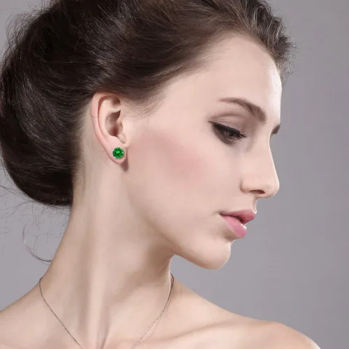 Vista 3 de Gem Stone King Aretes de oro blanco de 14 quilates con esmeralda simulada verde (2.00 qt redondo 0.236 in), Metal Gema, esmeralda simulada