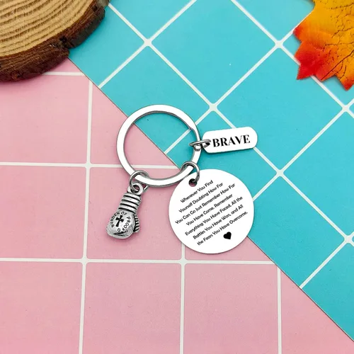 Vista 5 de Heigebi Llavero de guantes de boxeo, regalo inspirador para boxeadores, entrenadores, caja de regalo para amantes de los regalos para mujeres