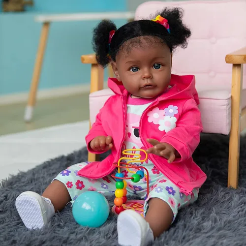 Vista 3 de iCradle Muñeca bebé Reborn de 24 pulgadas (23.6 in), realista recién nacida en piel oscura, muñeca africana americana con pelo rizado, colección