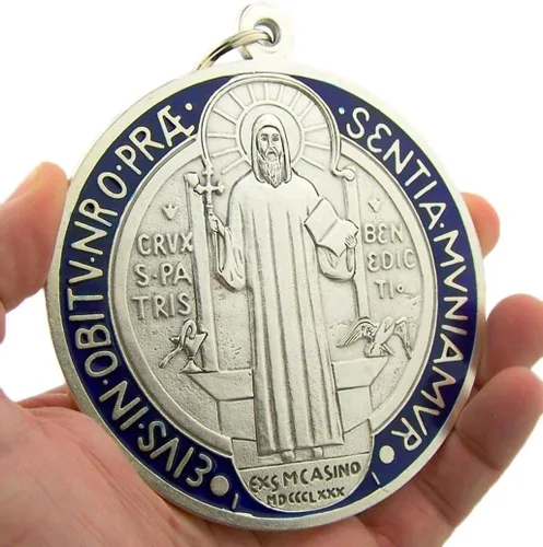 Vista 2 de Medalla de San Benito con esmalte rojo y azul, 4 pulgadas, Plata, N A