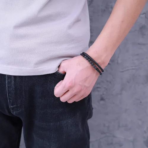 Vista 3 de COAI Pulsera de cuero de doble capa con piedras negras ónix