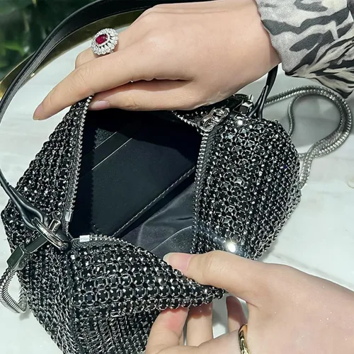 Vista 2 de Bolso de hombro con diamantes de imitación para mujer, bolso cruzado clásico con purpurina, bolso de noche brillante, monedero plateado de diamante