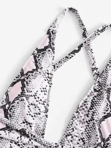 Vista 4 de SweatyRocks - Traje de baño entero, traje de baño sexy para mujer, con tirantes cruzados, nudo frontal y escote profundo en V, traje de baño de 1